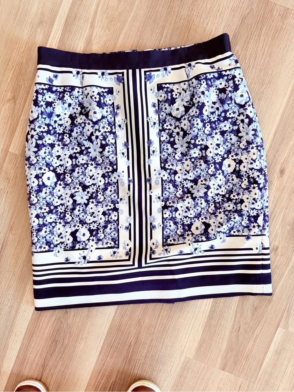 ANTONIO MELANI Navy & White Floral Pencil Skirt